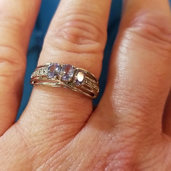 10K White Gold Tanzanite Ring - Picture 1 of 7